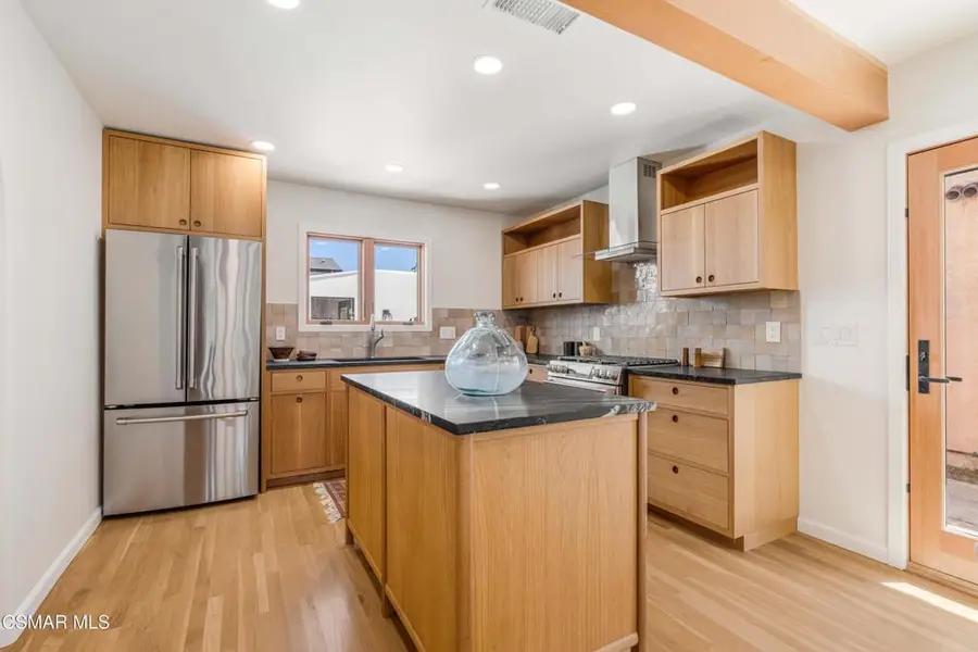 115 W Center Street, San Buenaventura Ventura, CA 93001 - #3