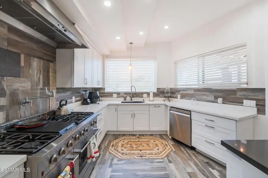 20342 Hartland Street, Canoga Park, CA 91306 - #3