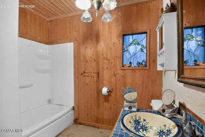 9208 Thompson Avenue, Chatsworth, CA 91311 - #2