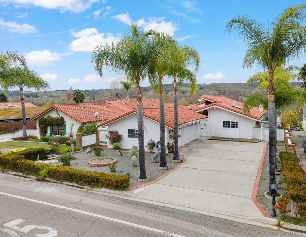 31162 Old River Rd, Bonsall, CA 92003 BHGRE