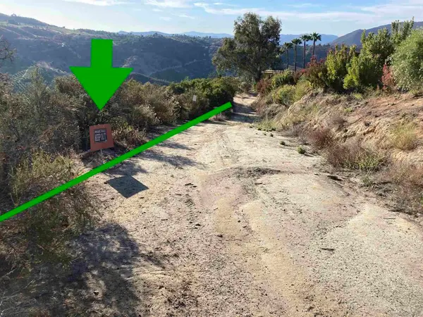 13701 Pauma Vista Dr, Valley Center, CA 92082