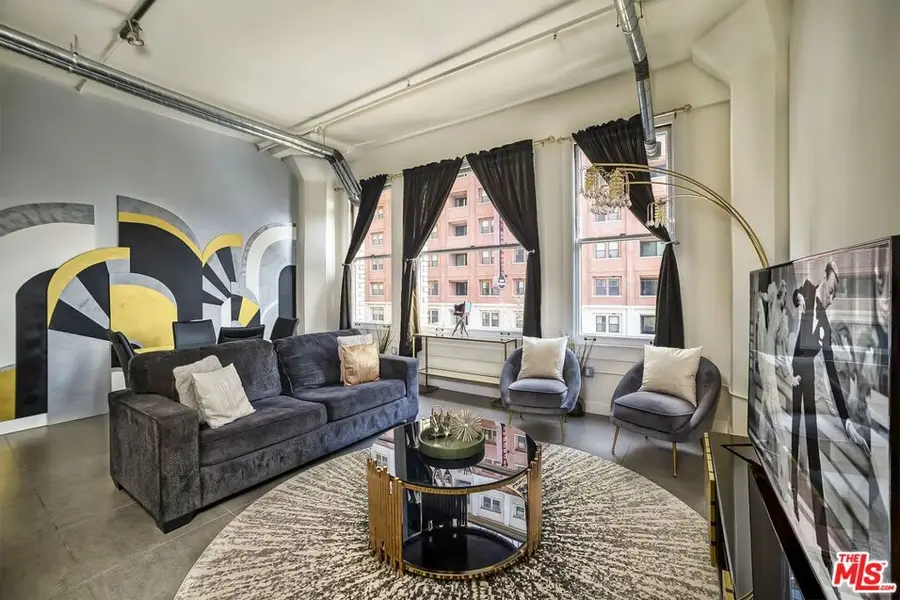 939 S Broadway #304, Los Angeles, CA 90015 - #2