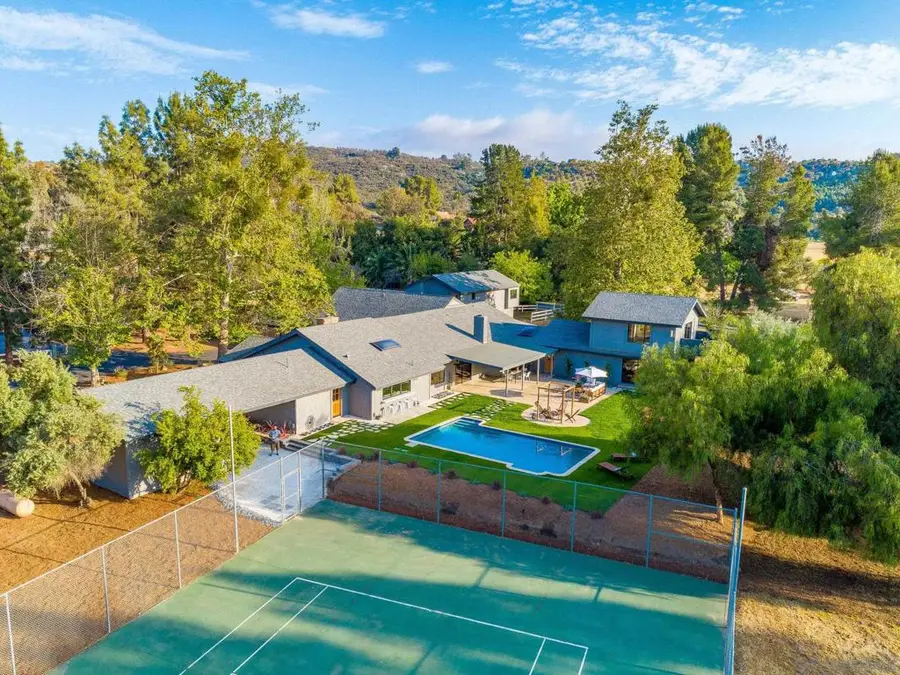 28114 Queensbridge Rd, Valley Center, CA 92082 - #2