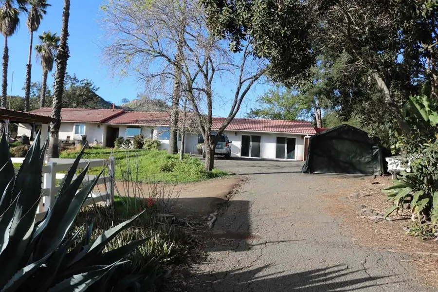 38083 De Luz Rd, Fallbrook, CA 92028 - Image #2