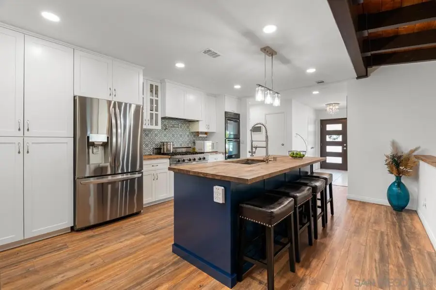 3415 Fenelon St, San Diego, CA 92106 - Image #2