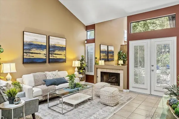 6340 Caminito Del Pastel, San Diego, CA 92111