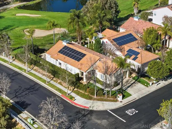 2385 Amber Oak Ln, Escondido, CA 92027