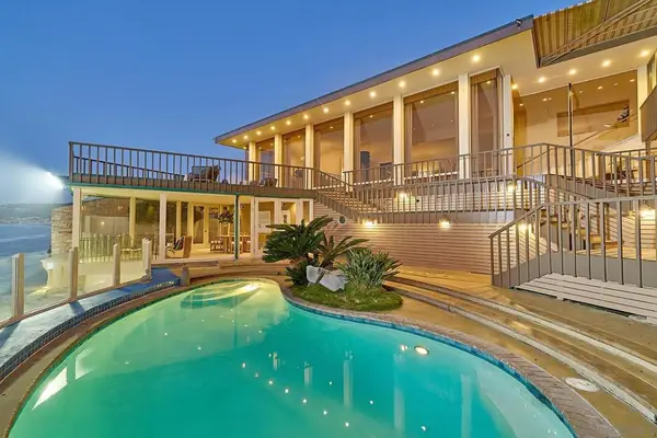 1920 Spindrift Drive, La Jolla, CA 92037