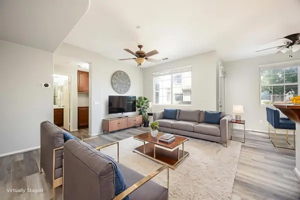 44984 Hawthorn St #208, Temecula, CA 92592