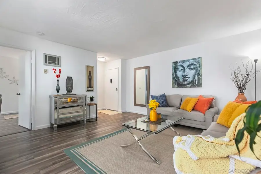 7506 Parkway Dr #202, La Mesa, CA 91942 - Image #3