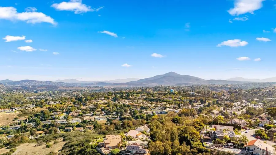 363 Surrey Dr, Bonita, CA 91902 - Image #3