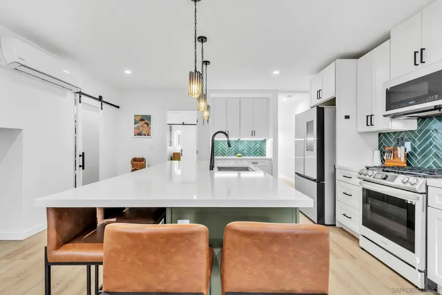 2146 Franklin Ave, San Diego, CA 92113 - #2