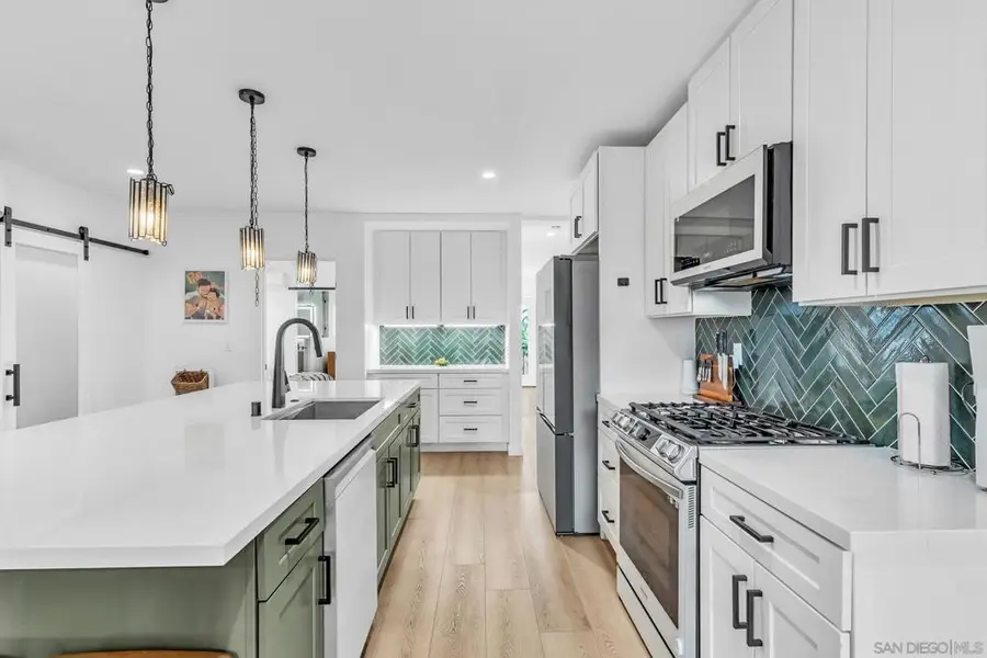 2146 Franklin Ave, San Diego, CA 92113 - #3