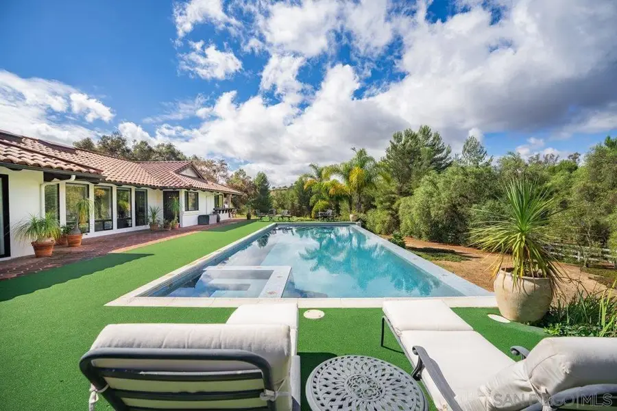 11 Country Glen Rd, Fallbrook, CA 92028 - Image #2