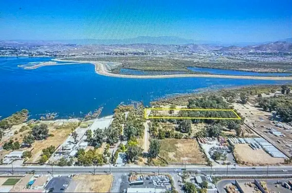 1007 W Sumner Ave, Lake Elsinore, CA 92530