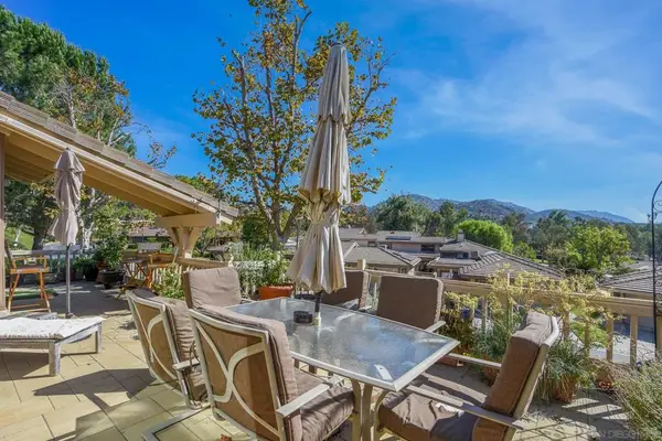 8541 Circle R Course, Escondido, CA 92026