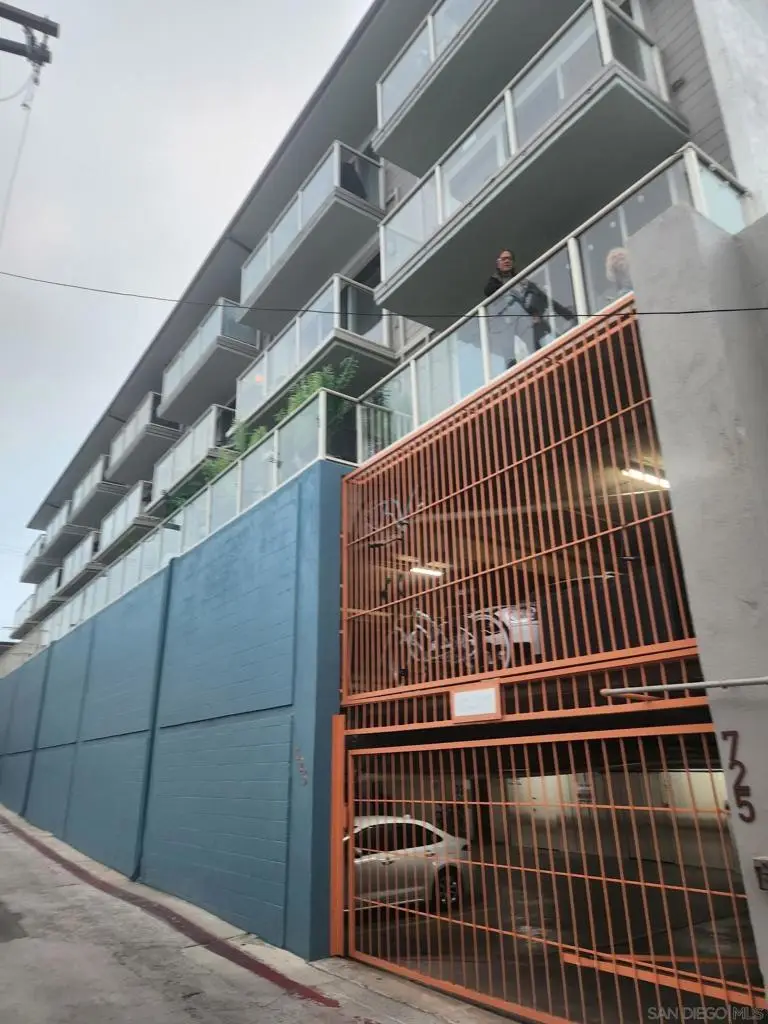 725 Redondo Ct #22, San Diego, CA 92109 - Image #1