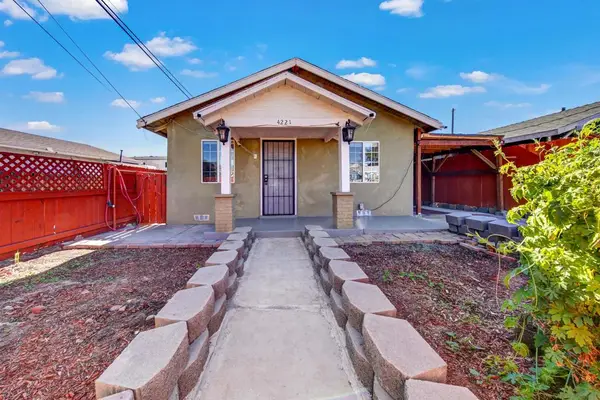 4221 23 Dwight St., San Diego, CA 92105