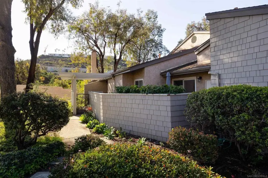 5611 Adobe Falls Rd #A, San Diego, CA 92120 - Image #2