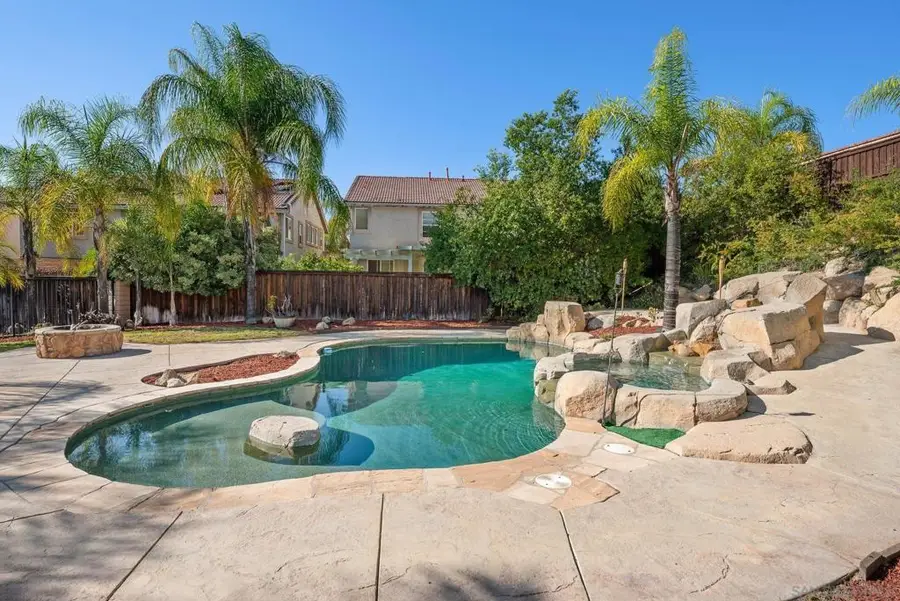 23600 Desert Oak Ln, Murrieta, CA 92562 - Image #2