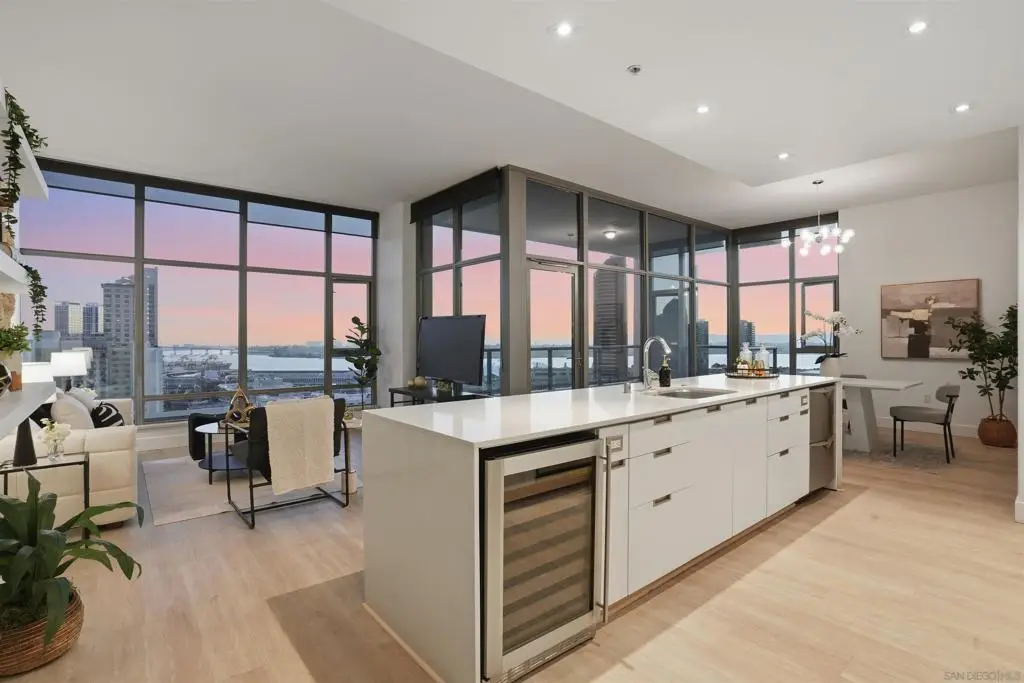 575 6th Ave #1705, San Diego, CA 92101 - Image #1