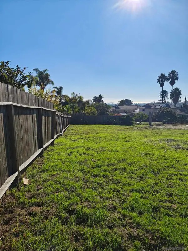 2721 Lomita St, Oceanside, CA 92054