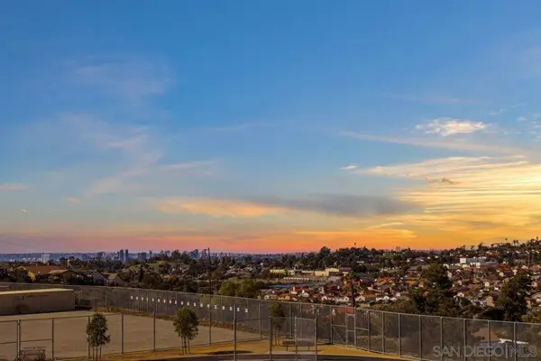 286 Ridgecrest Dr., San Diego, CA 92114