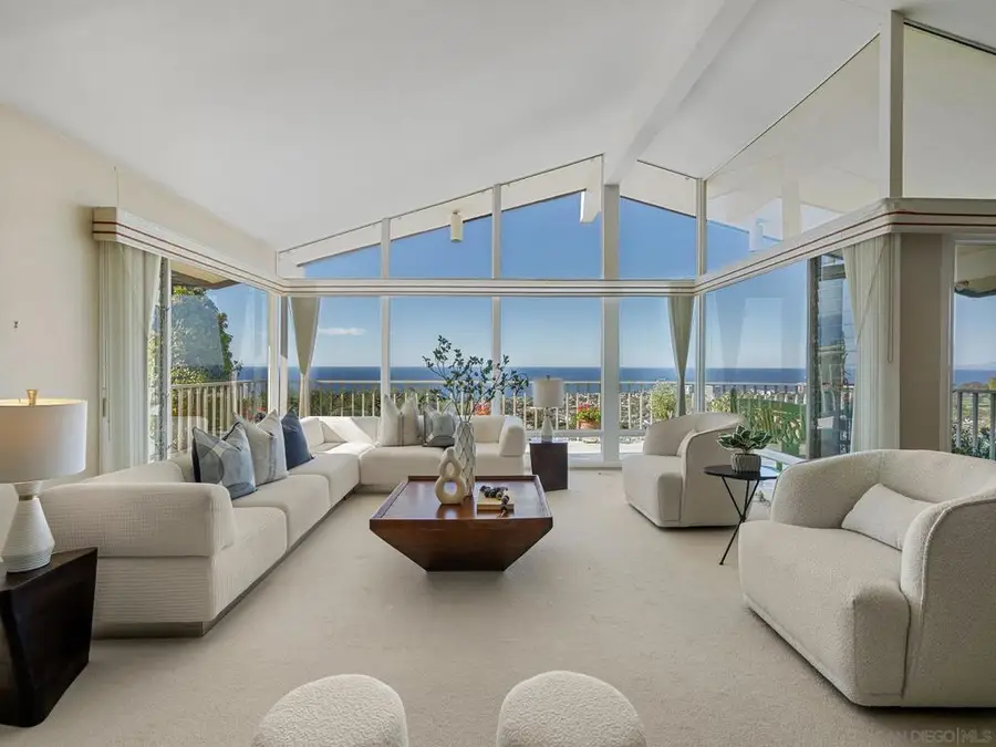 6424 El Camino Del Teatro, La Jolla, CA 92037 - Image #2