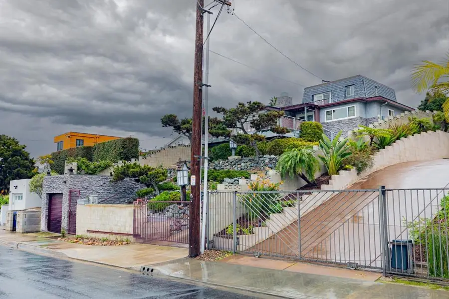 2841 Nipoma St, San Diego, CA 92106 - #3