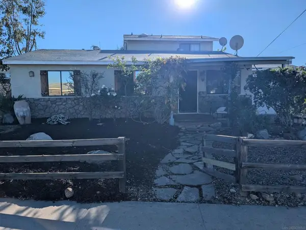 9367 De Camp Dr, La Mesa, CA 91942