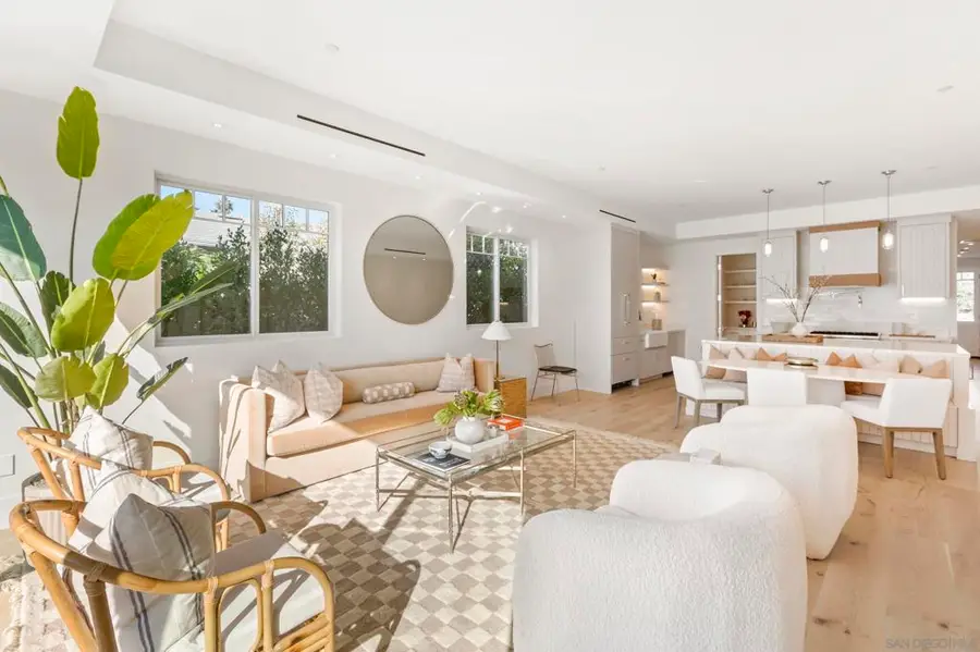 7216 Fay Ave, La Jolla, CA 92037 - #3