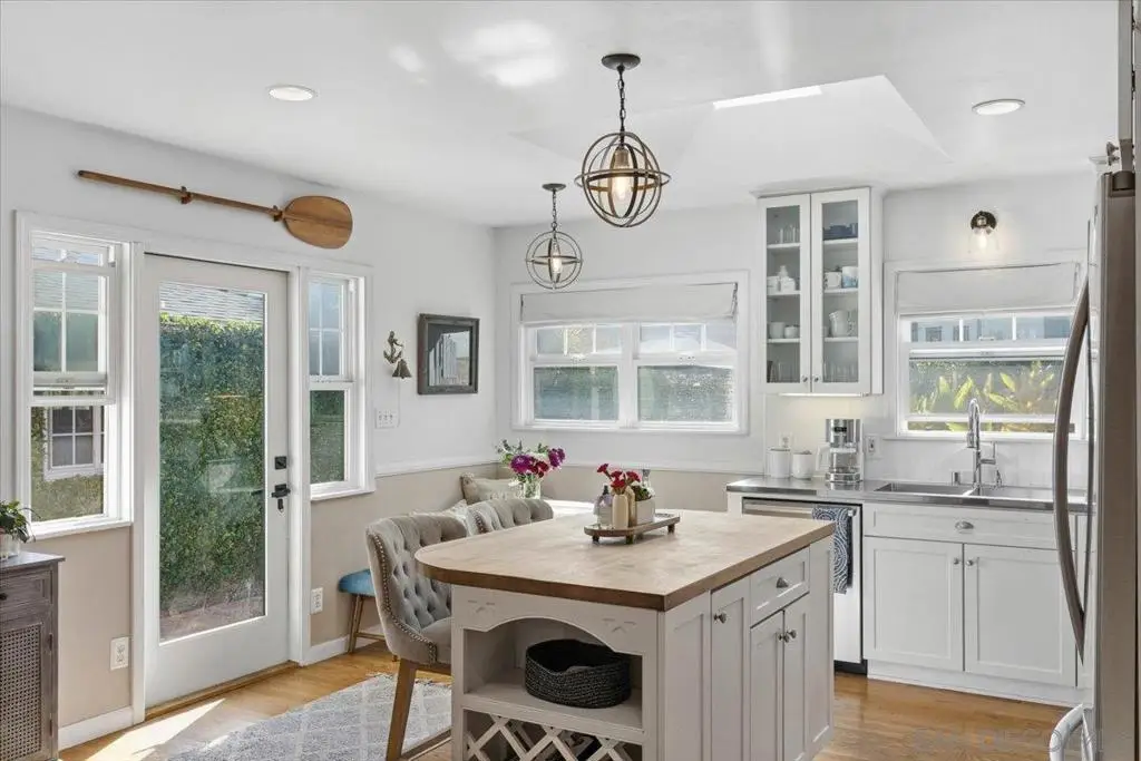 903 Moana Dr, San Diego, CA 92106 - Image #1