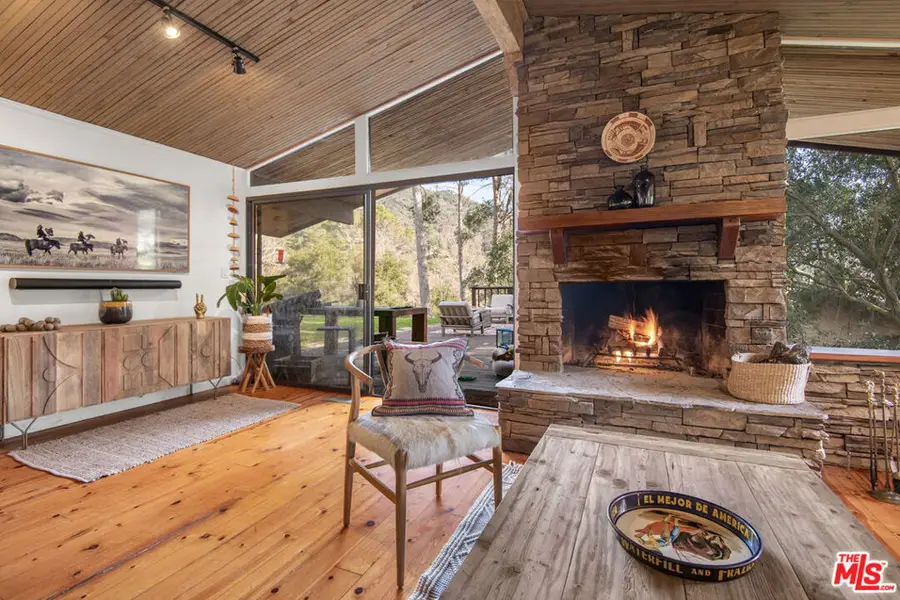 886 Camino Colibri, Calabasas, CA 91302 - Image #2