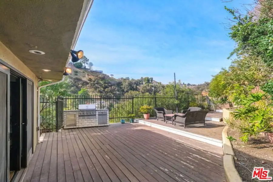 8159 Laurelmont Drive, Los Angeles, CA 90046 - Image #3