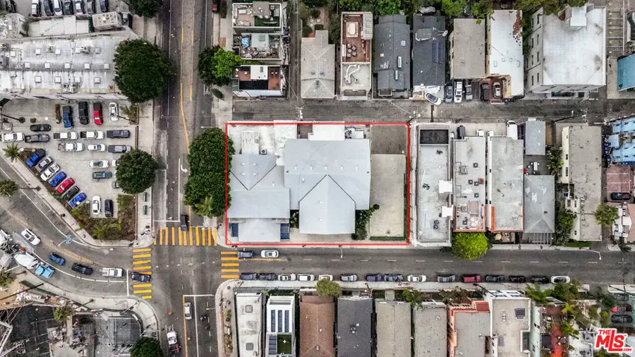132 Brooks Avenue, Venice, CA 90291 - #3