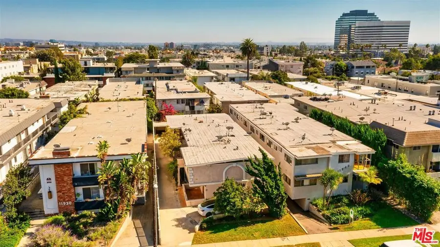 11938 Dorothy Street, Los Angeles, CA 90049 - #3