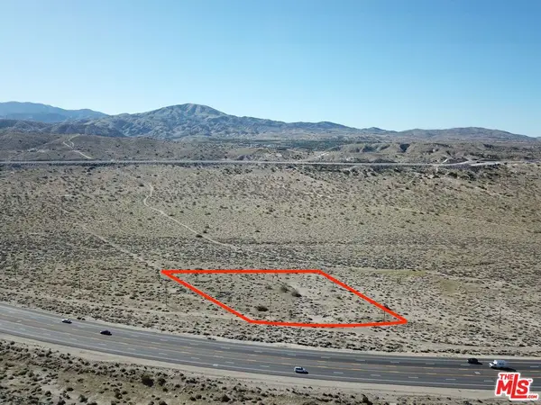 6386 Pearblossom Highway, Palmdale, CA 93552
