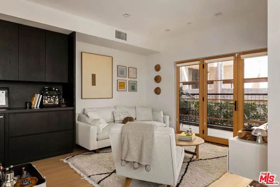 1033 N Vista Street #D, West Hollywood, CA 90046 - Image #3