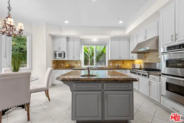 2997 Beverly Glen Circle, Los Angeles, CA 90077