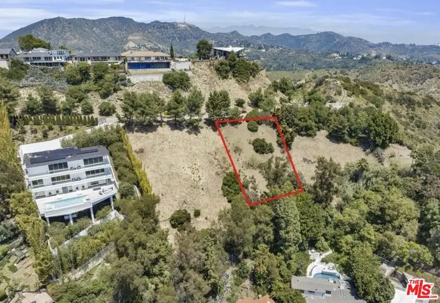 7060 Mulholland Drive, Los Angeles, CA 90068 - Image #2
