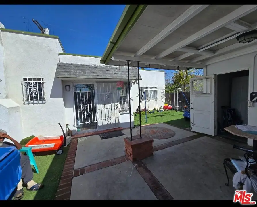 611 W 109th Street, Los Angeles, CA 90044 - #2