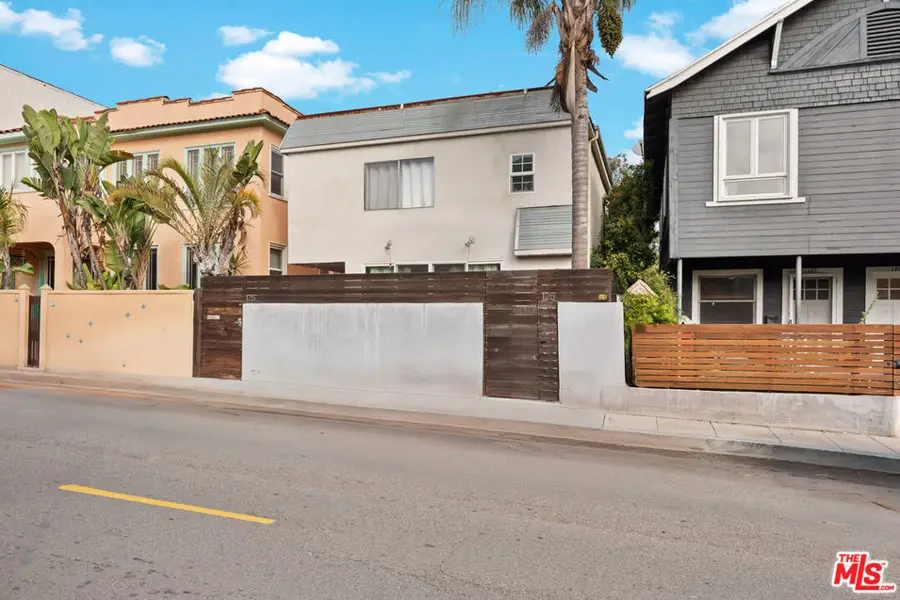 125 Brooks Avenue, Venice, CA 90291 - Image #2