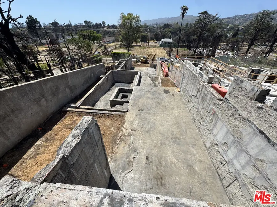 716 Haverford Avenue, Pacific Palisades, CA 90272 - #2