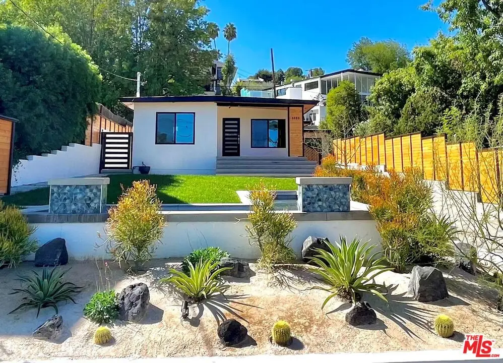 5005 Catalon Avenue, Woodland Hills, CA 91364 - #1