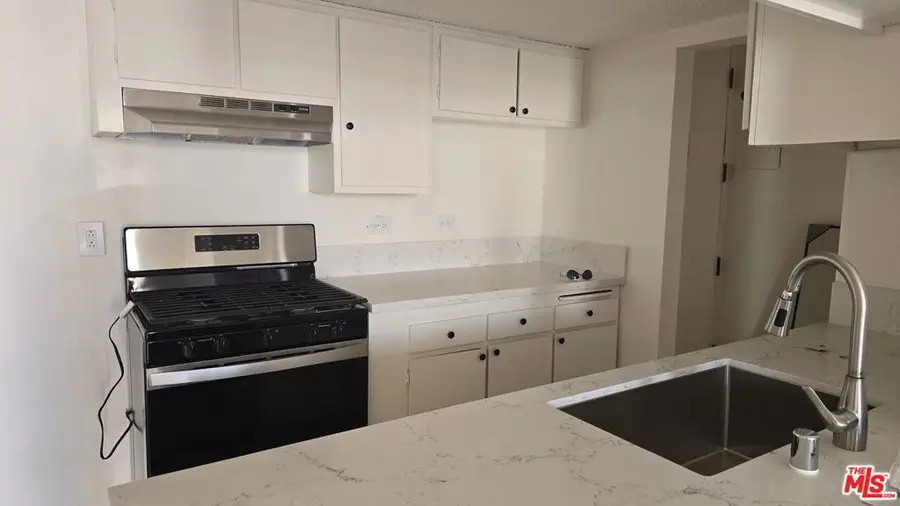 421 S La Fayette Park Place #711, Los Angeles, CA 90057 - #3