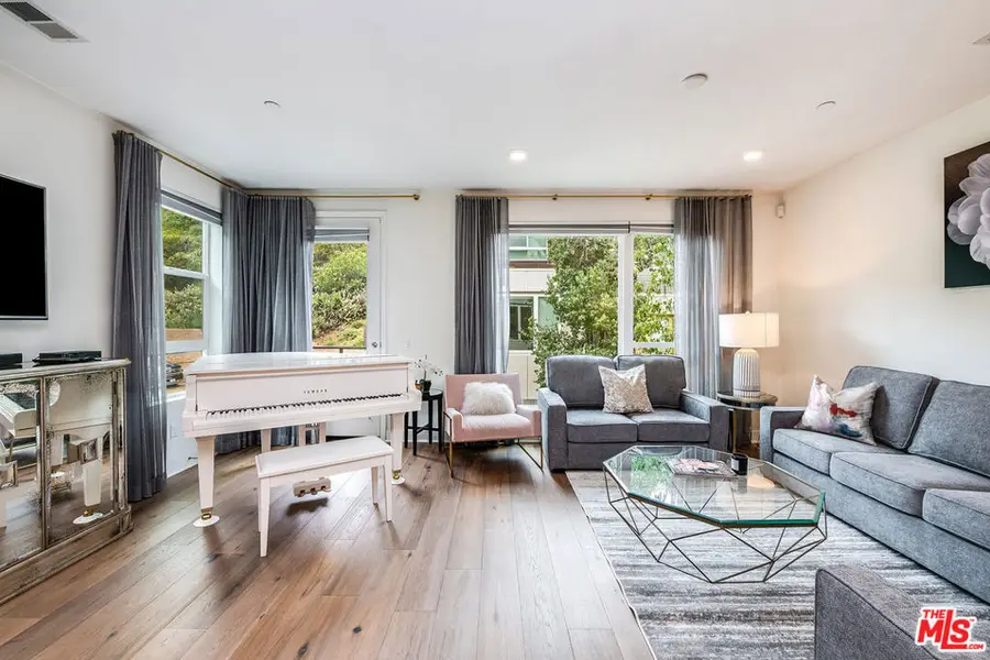 6760 W Gill Way, Los Angeles, CA 90068 - Image #3