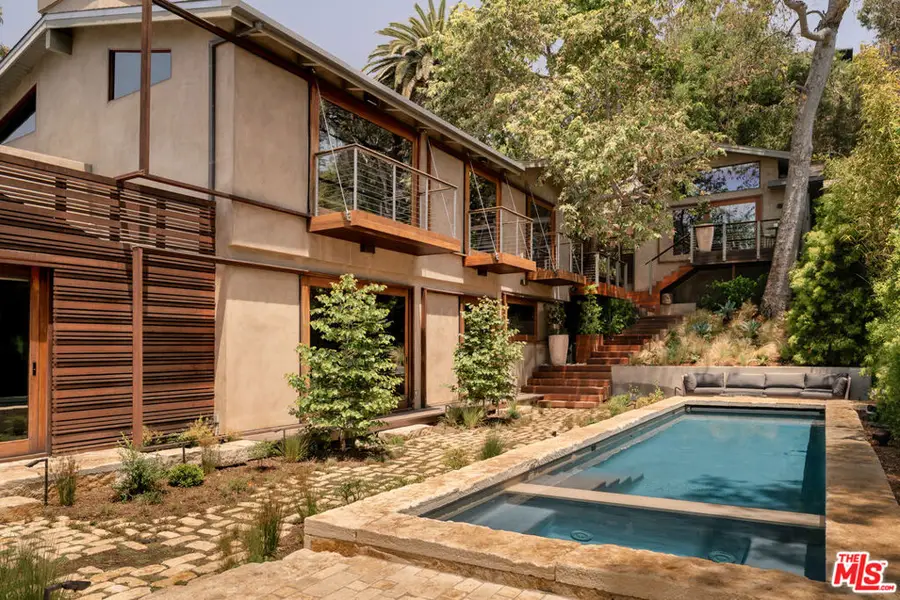 415 Mesa Road, Santa Monica, CA 90402 - Image #2