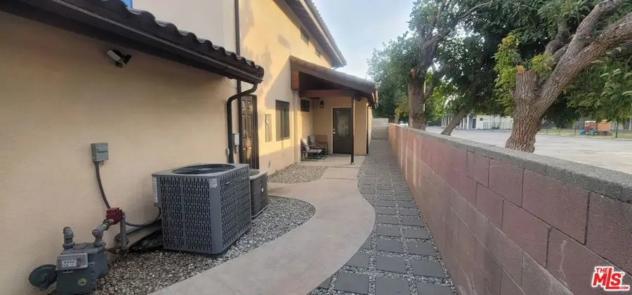 20454 W Strathern Street, Winnetka, CA 91306 - #3