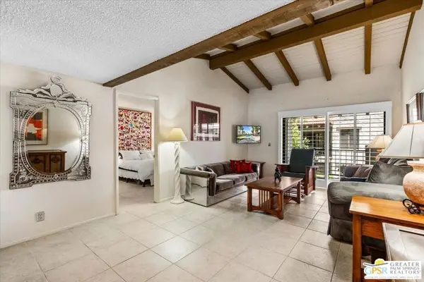 1050 E Ramon Road #15, Palm Springs, CA 92264