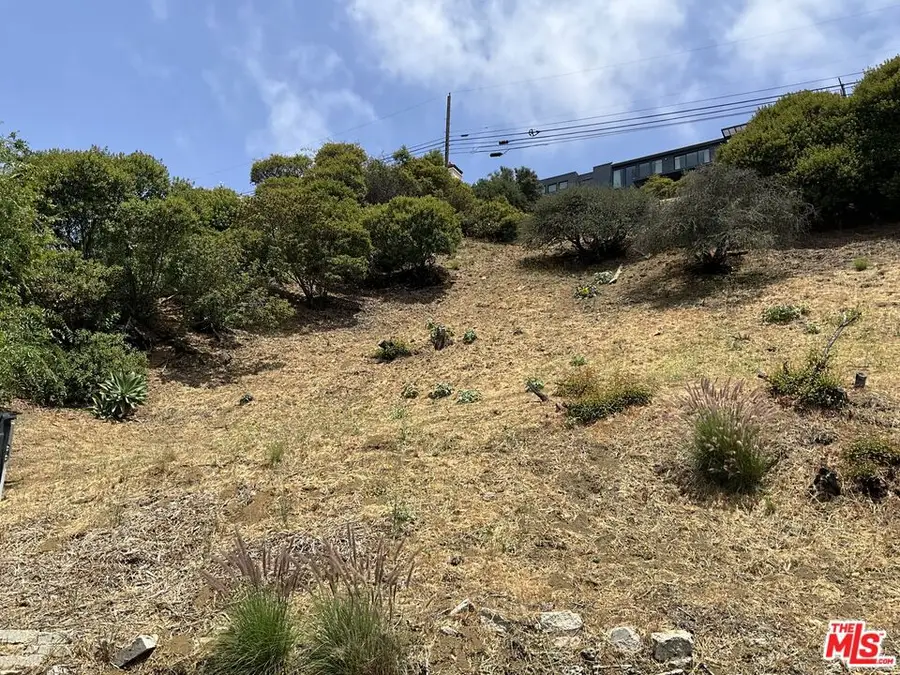 2734 La Cuesta Drive, Los Angeles, CA 90046 - Image #2